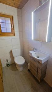 Koupelna v ubytování Chalet Le Montparnasse - 4 personnes Charmant + 8 fotografií