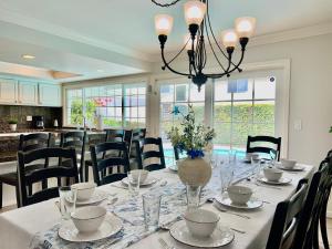 En restaurant eller et andet spisested på Destination #18