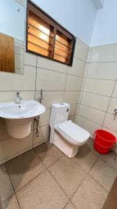 Ένα μπάνιο στο Hotel Riviera