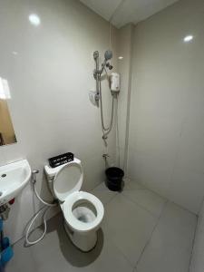 Ένα μπάνιο στο Homestay with Netflix +13 φωτογραφίες