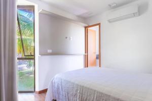 Una cama o camas en una habitación de Bangalô Luxo-Piscina Privativa-Eco Resort-SH134 22 fotos más