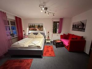 Postel nebo postele na pokoji v ubytování Hotel Goldene Rose + 1 fotografie