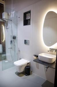 Koupelna v ubytování The Chalets, Mulshi