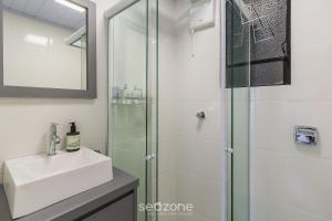 Ένα μπάνιο στο Estúdio no Centro Histórico de PoA | CCF1410 +2 φωτογραφίες