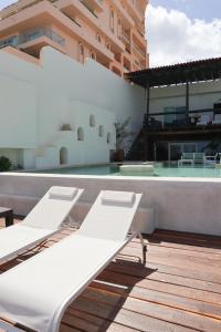 Bazén v ubytování La Palma Beachfront Hotel Boutique - Self Check In nebo v jeho okolí