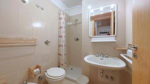 Ένα μπάνιο στο Hostdomus - Lumiere Apartment R15