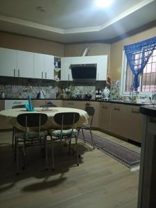 Η κουζίνα ή μικρή κουζίνα στο Dar Emna