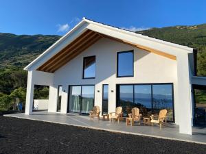 Γενική θέα στο βουνό ή θέα στο βουνό από  αυτή η βίλα +15 φωτογραφίες