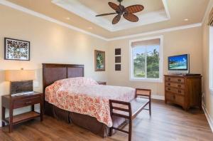 Postel nebo postele na pokoji v ubytování Luxury Island Stay with Coastline Views in Waiulau