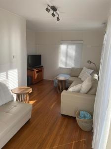 TV a/nebo společenská místnost v ubytování 2 Bellinger