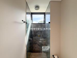 Koupelna v ubytování Apartamento de lujo a 3 minutos del Aeropuerto JMC 301 + 18 fotografií