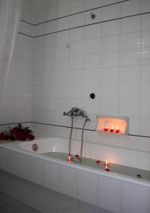 Ένα μπάνιο στο Ξενοδοχείο Κούρος