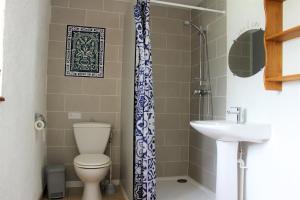 Ένα μπάνιο στο Gite Les Alberts - La Coume