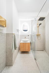 Koupelna v ubytování HOME1 - Bloom Boutique Hostel + 156 fotografií