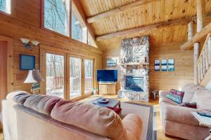 Μια τηλεόραση ή/και κέντρο ψυχαγωγίας στο 1819 Stockslager Rd