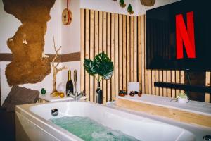 Μια τηλεόραση ή/και κέντρο ψυχαγωγίας στο Casolare Vignali