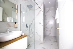 Phòng tắm tại Class Apartments +87 ảnh