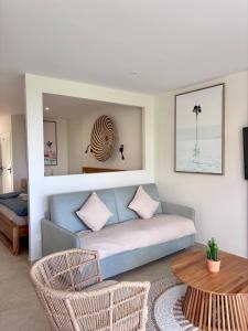 Posezení v ubytování Blue Bay Elegant apt 1 min walk from beach + 9 fotografií