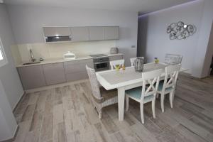 Kuchyňa alebo kuchynka v ubytovaní Casa Herrenhaus Finca Montimar