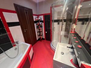 Et badeværelse på NAD GALERIĄ + 13 billeder