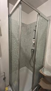 Ένα μπάνιο στο Beautiful studio with terrace in Woluwe-Saint-Lambert