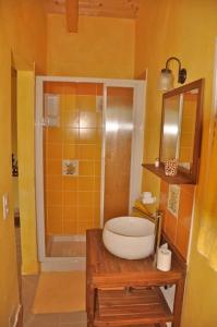 Foto dalla galleria di La Nave Monteggio a Monteggio