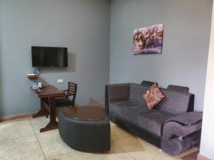 TV a/nebo společenská místnost v ubytování Yvg home of kindness