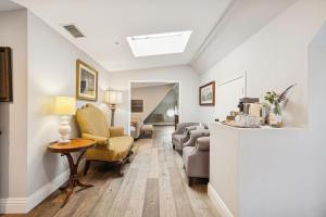 Posezení v ubytování Mirabelle Inn