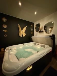 Fotografie z fotogalerie ubytování Ecrin de Charme v destinaci Granville + 88 fotografií