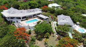 Πισίνα στο ή κοντά στο Bluff House