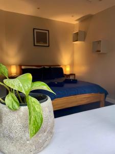 Postel nebo postele na pokoji v ubytování The Wedale Bothy + 17 fotografií