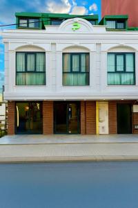 Το κτήριο όπου στεγάζεται  το ξενοδοχείο