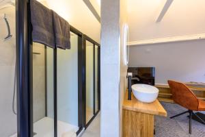 Μια τηλεόραση ή/και κέντρο ψυχαγωγίας στο Pension Domquartier Naumburg