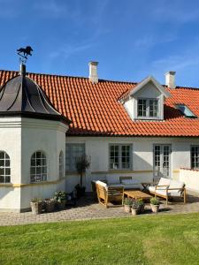 Zahrada ubytování Historic Farm With Church View Near Randers
