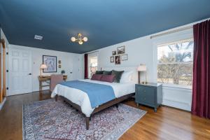 Ένα ή περισσότερα κρεβάτια σε δωμάτιο στο Carolina Pickleball & Pool House 5 Bedroom +44 φωτογραφίες