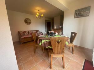 Posezení v ubytování Appartement cosy à Pra-Loup, 6 pers, terrasse et parking réservé - FR-1-165A-206 + 8 fotografií