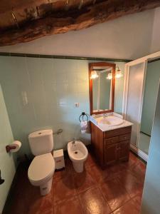 Koupelna v ubytování La Ontina Alojamientos Rurales