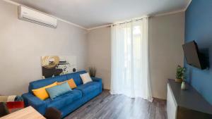 TV a/nebo společenská místnost v ubytování At Piazza Erbe Blu Charme with lift and parking