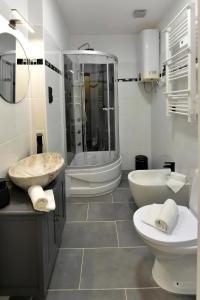 Koupelna v ubytování At Piazza Erbe Blu Charme with lift and parking + 61 fotografií