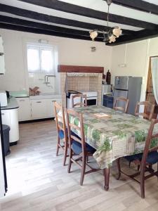 Gallery image of Maison au bord de la Rivière Dronne en Périgord Vert in Saint-Front-la-Rivière