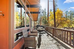 Μπαλκόνι ή βεράντα στο Ponderosa HideAway 4-BR CabinMtn ViewTrailsBrbq