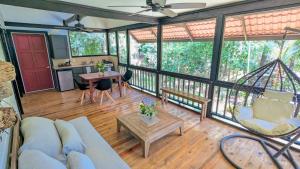 Balkón nebo terasa v ubytování Six Pillars Resort