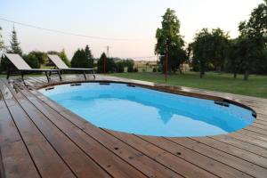 Bazén v ubytování Willa Kanus nebo v jeho okolí