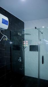 Ένα μπάνιο στο RGS Luxury Residence +29 φωτογραφίες