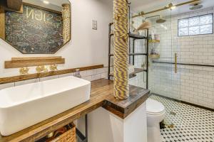 Ένα μπάνιο στο Hot Tub, Trails and Tranquil Views! Cozy SeaTac Spot +19 φωτογραφίες