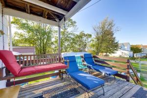 Μπαλκόνι ή βεράντα στο 5 Mi to the Jumonville Cross Home with Fenced Yard