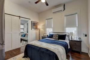 Voodi või voodid majutusasutuse The Owen Bungalow - Uptown/Paseo OKC toas