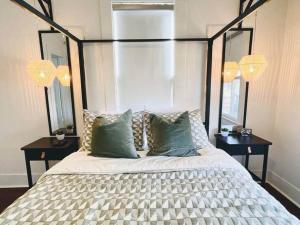 Voodi või voodid majutusasutuse The Owen Bungalow - Uptown/Paseo OKC toas