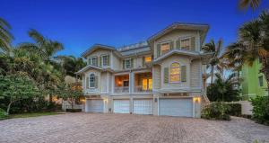 El edificio en el que está la casa de vacaciones