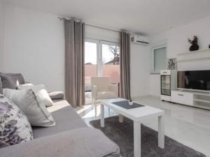 Kuchyň nebo kuchyňský kout v ubytování Four Bedroom Villa With Terrace and Swimming pool